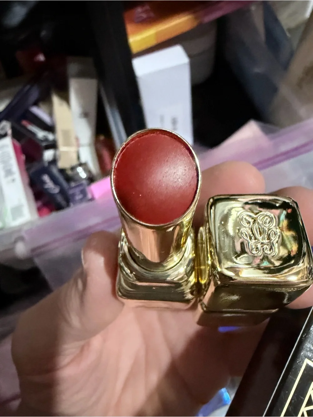 GUERLAIN KissKiss Shine Bloom Lipstick - Coral Red 819 Corolial Rouge